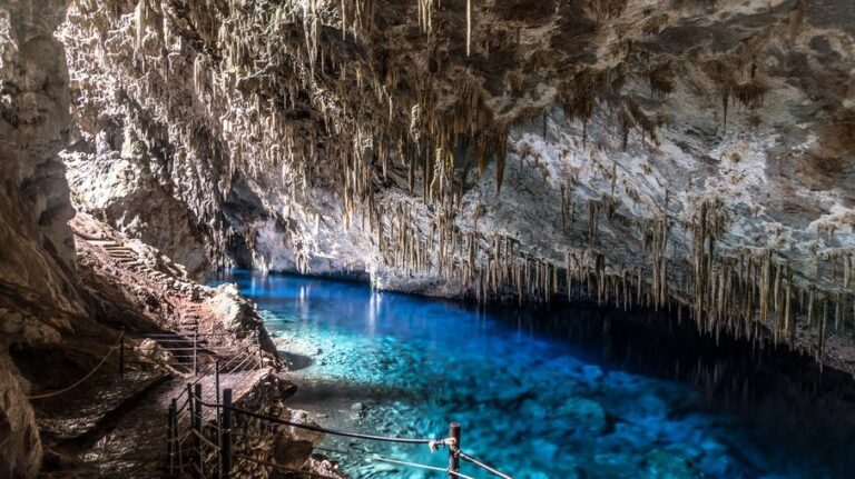 Gruta do Lago Azul em Bonito, Mato Grosso do Sul